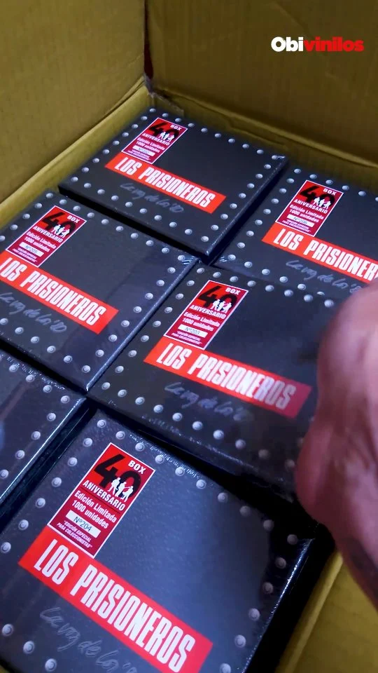 Avril Lavigne – Love Sux (Transparent Red) - Obi Vinilos